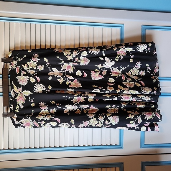 Dana Kay Black And Pink Floral Skirt - Picture 6 of 8